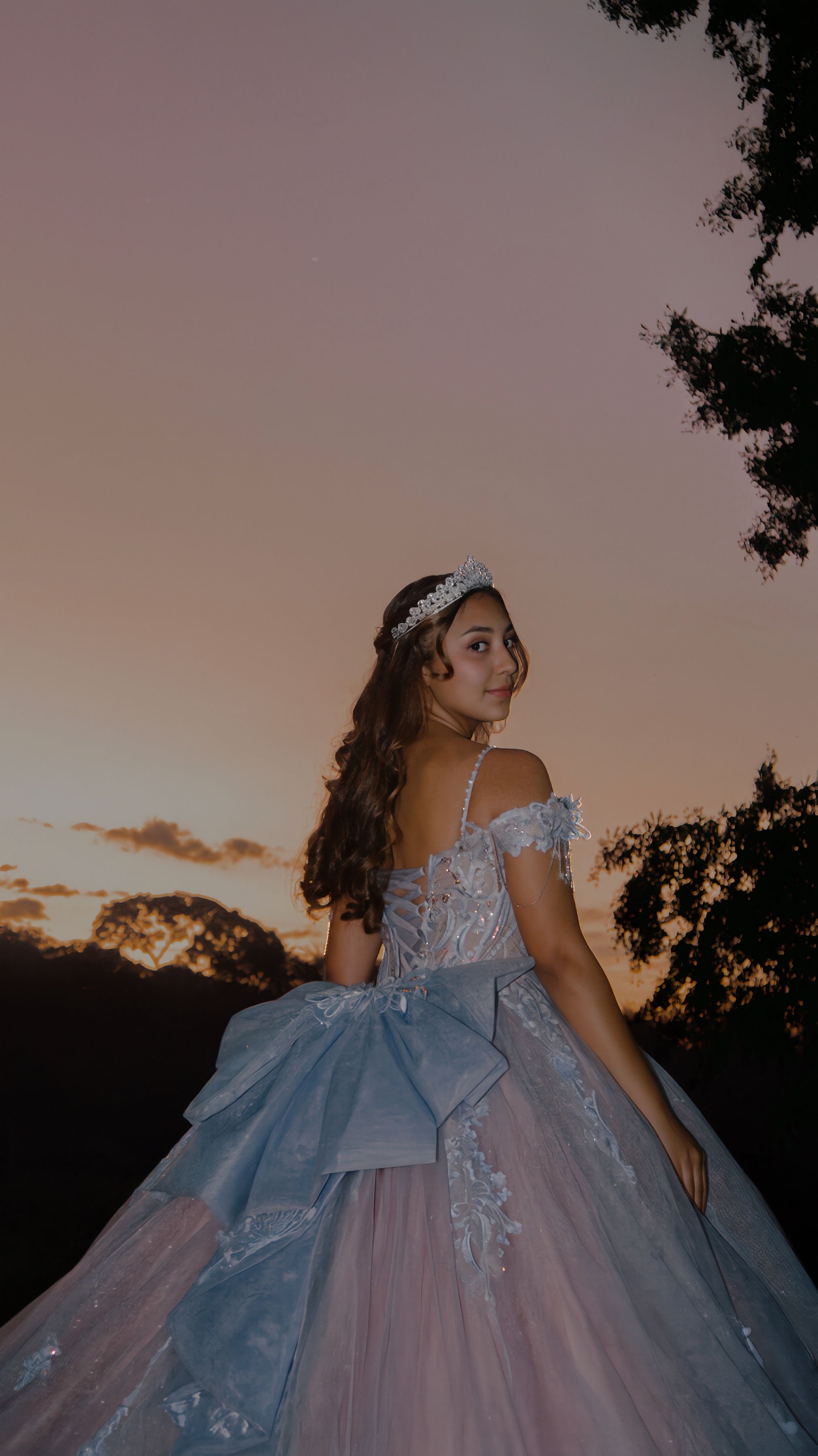 O giro do vestido sob as luzes